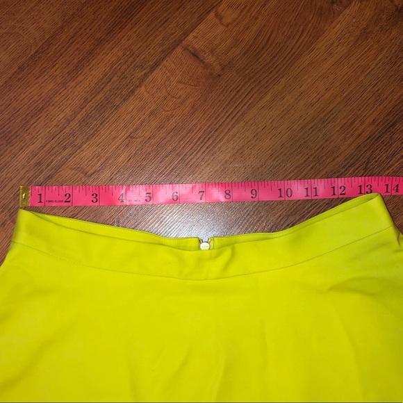 Club Monaco Ani Skirt in ‘Parakeet’ - Picture 4 of 7